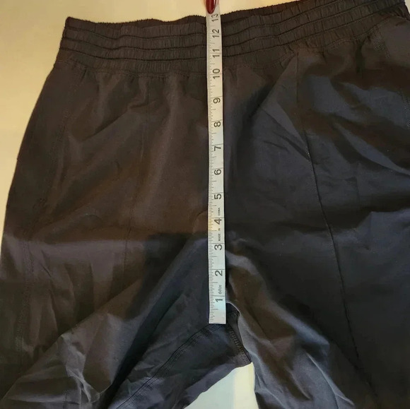 Lululemon Wide Leg Cropped Pants Womens Size 8 Black - Picture 7 of 8